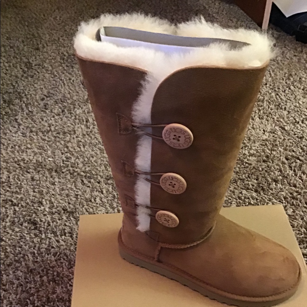 Uggs Bailey Button